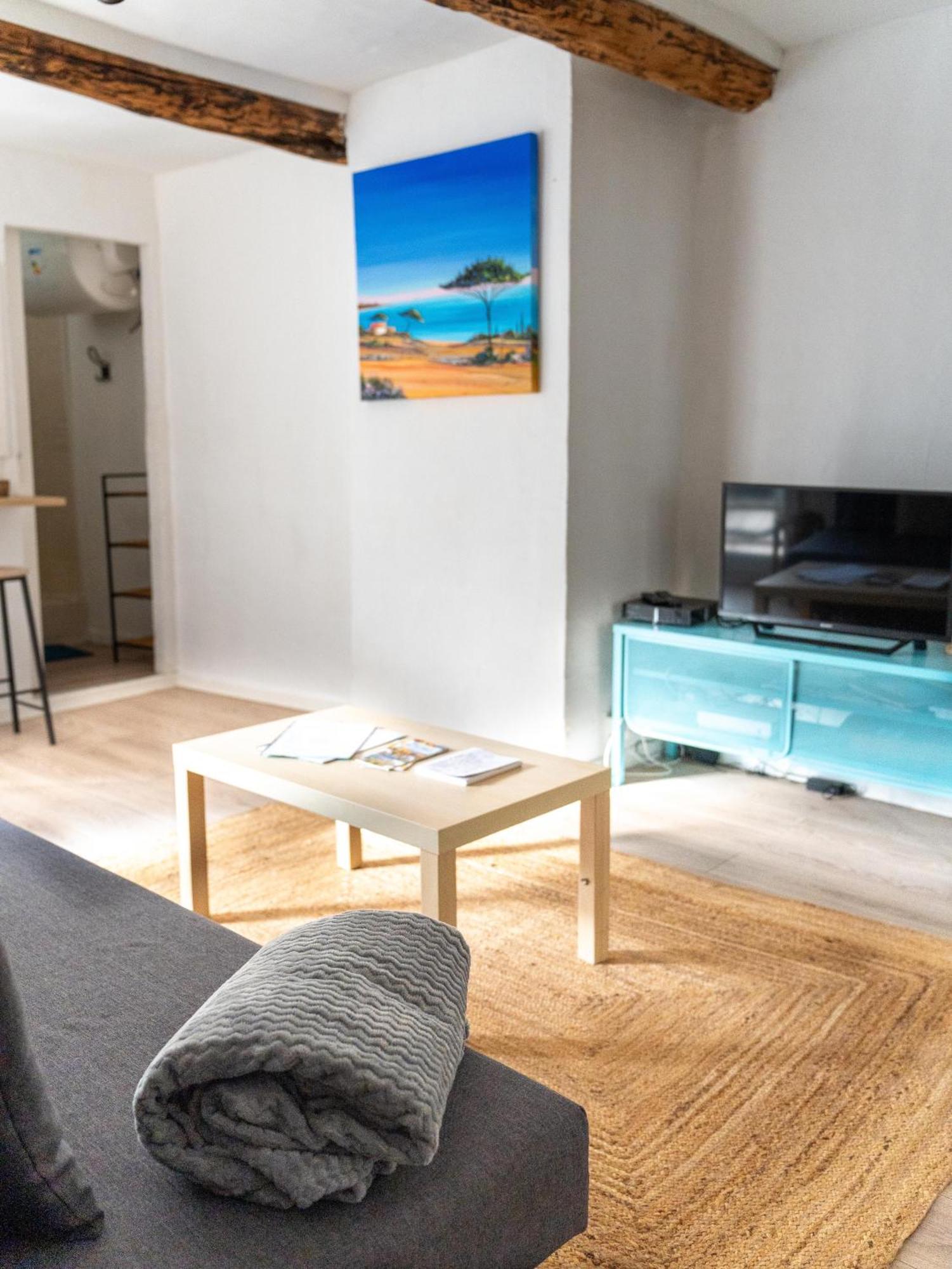 Studio A 2 Minutes Du Cours Mirabeau - Apartment Aix-en-Provence Bagian luar foto